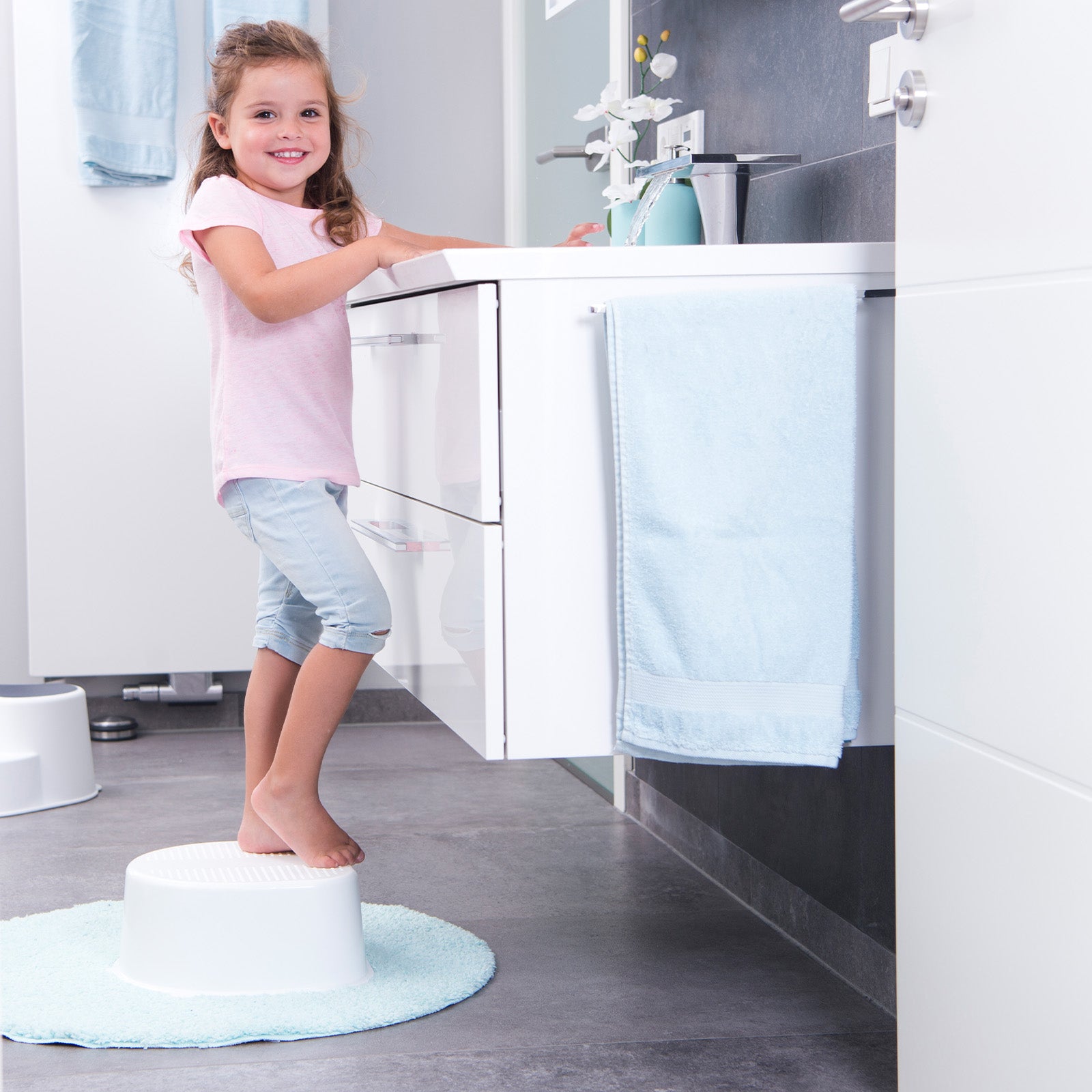 rotho-bella-bambina-kinderschemel-fantastic-mauve-tritthocker image 6
