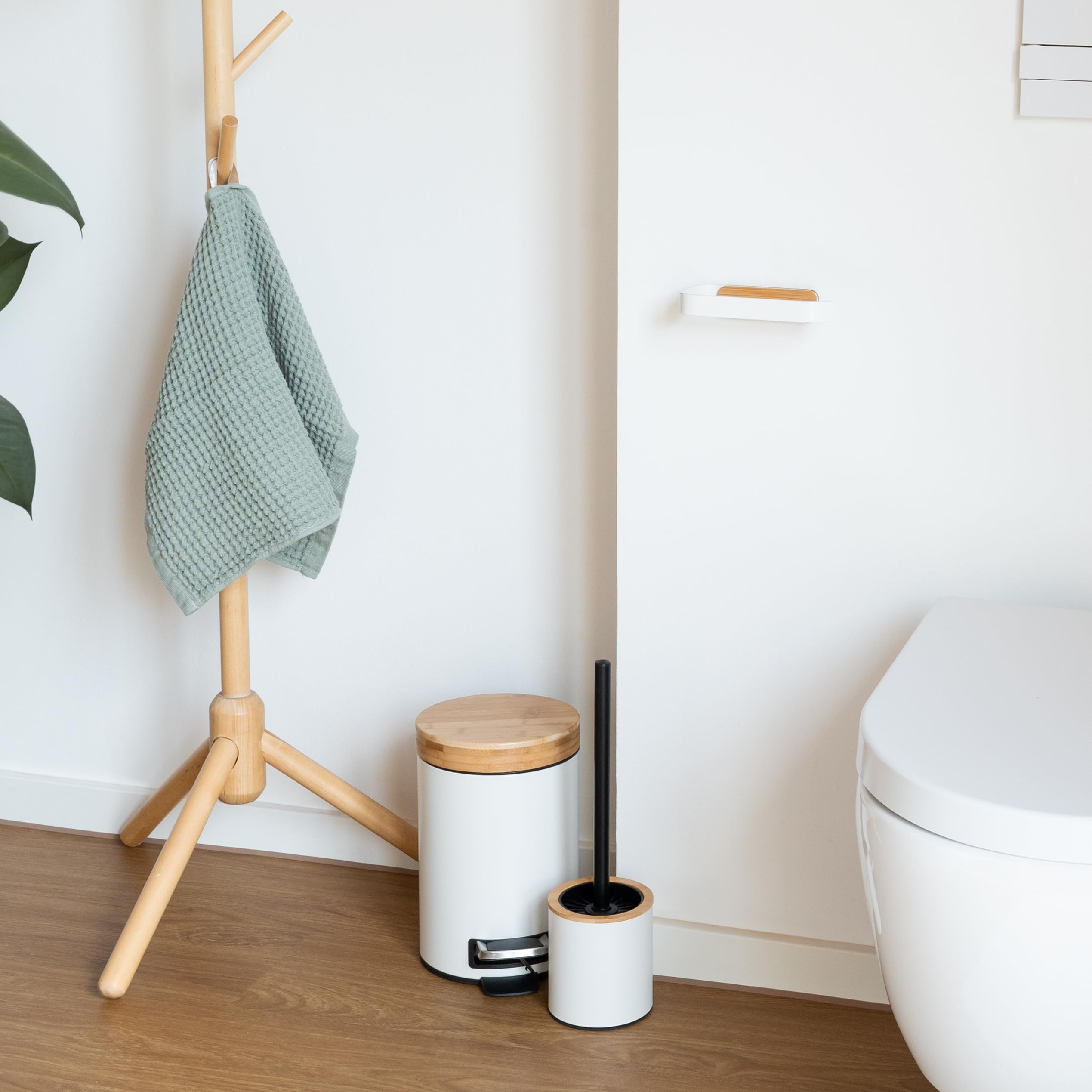 kazai-leif-toilettenpapierhalter-wei-matt-ohne-bohren-bambus image 6