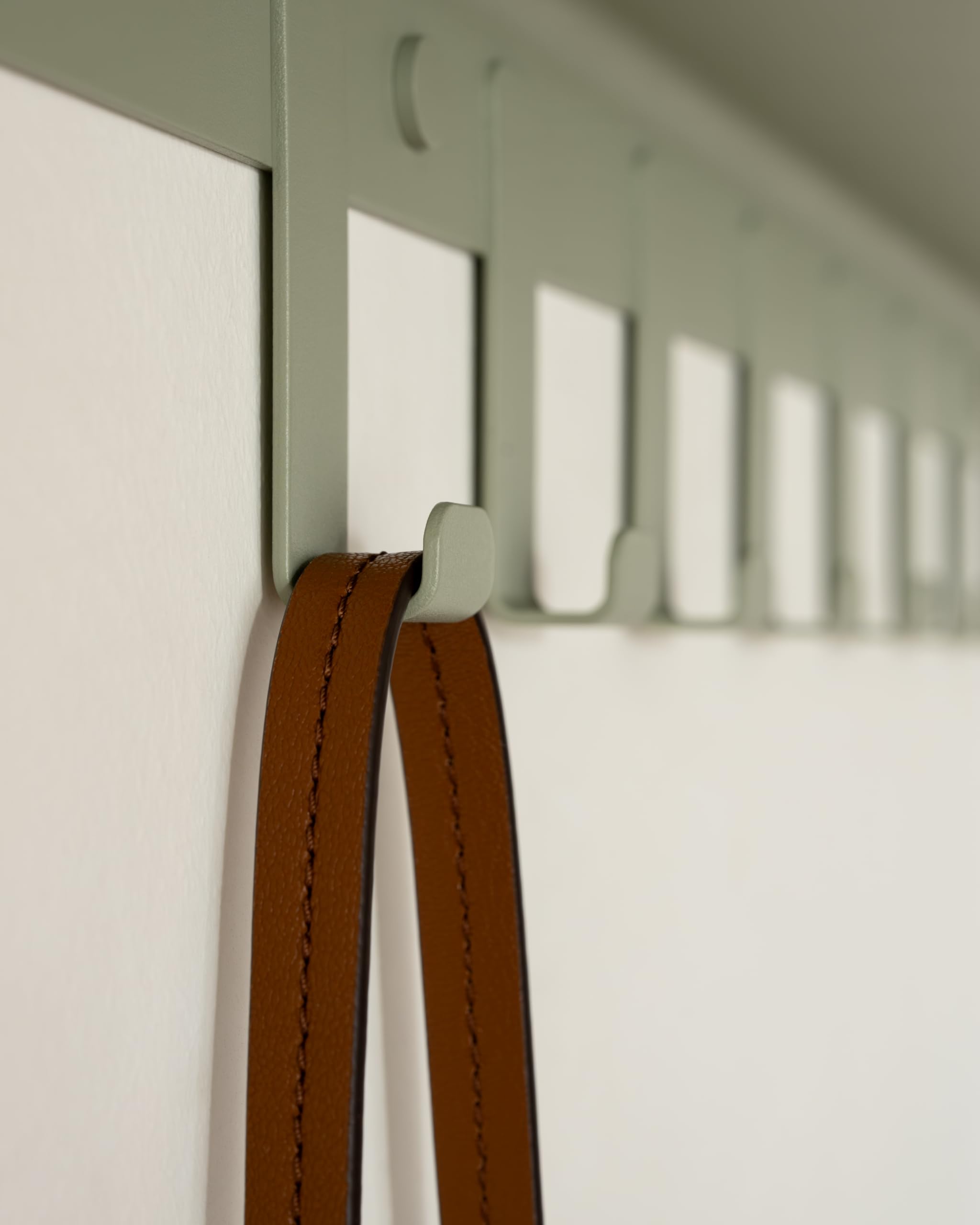 kazai-holmsen-wandgarderobe-metall-olivegr-n-mit-ablage image 2