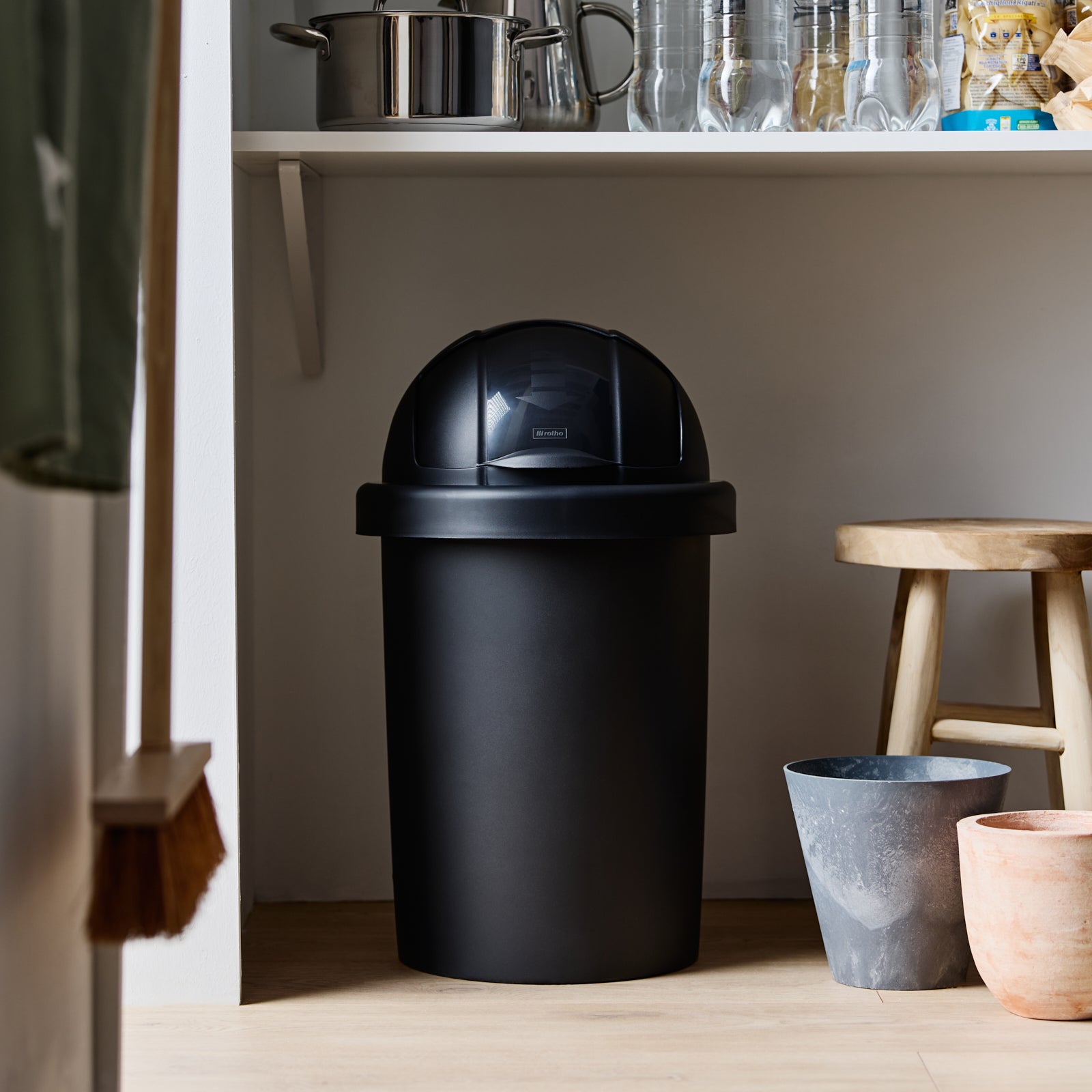 rotho-roll-bob-abfalleimer-30l-schwarz-mit-schiebedeckel image 2