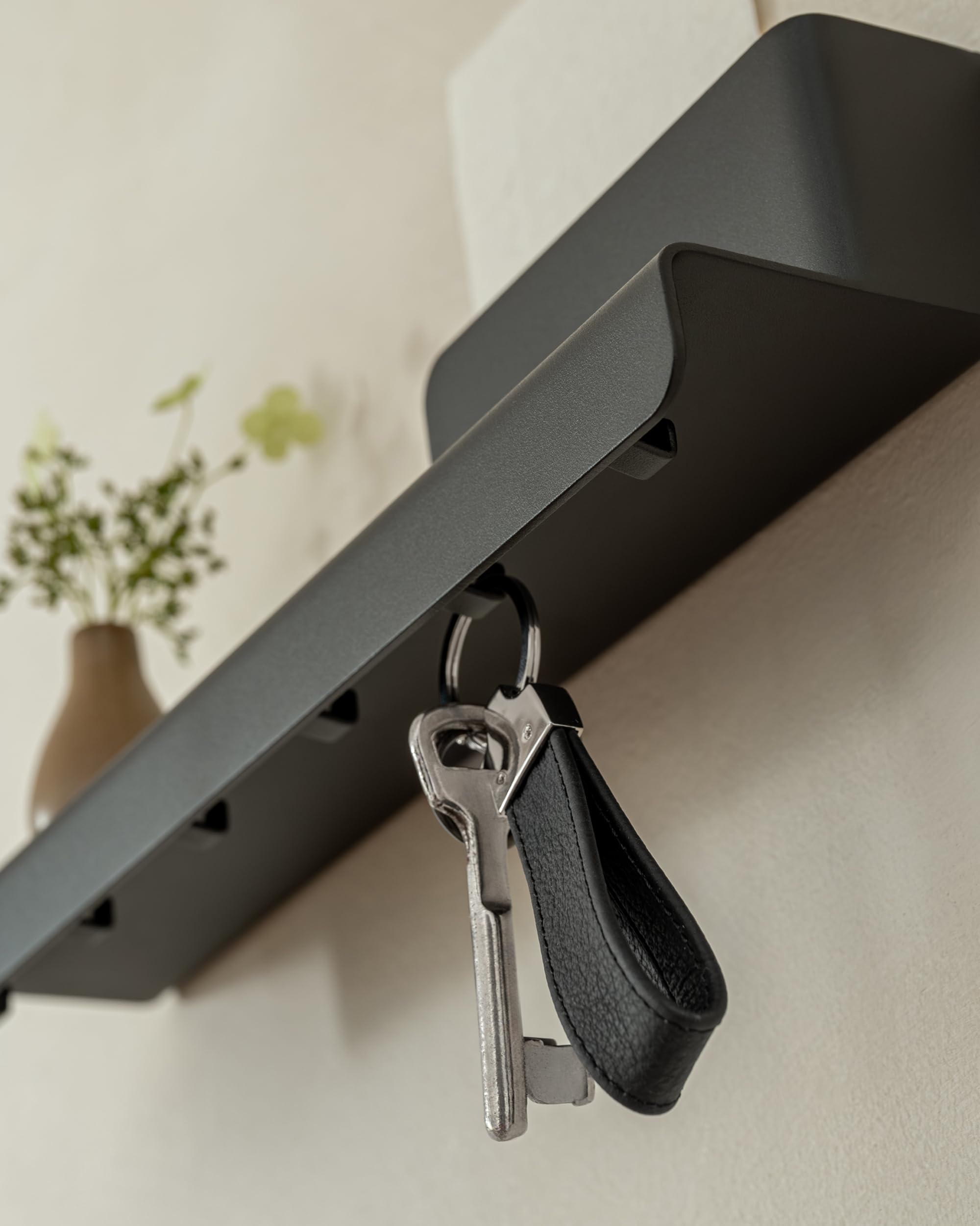 kazai-holmsen-schl-sselbrett-schwarz-33cm-mit-ablage image 5
