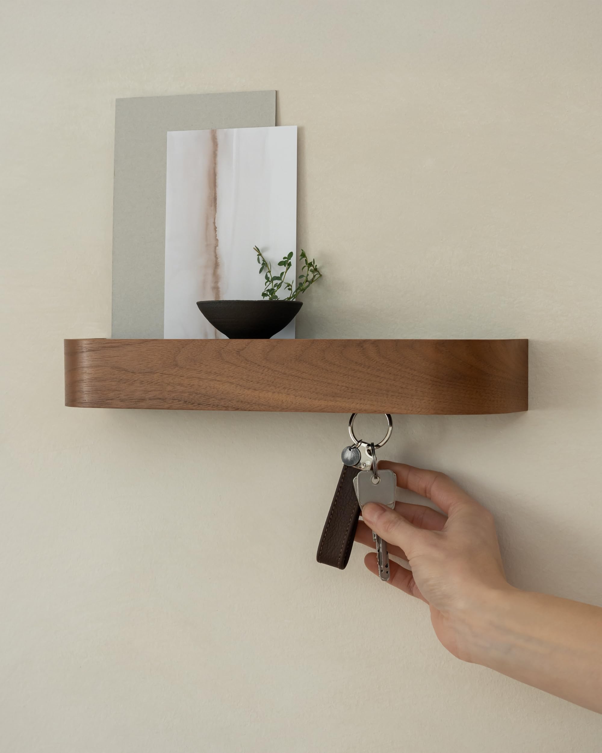 kazai-toke-schl-sselbrett-holz-walnuss-mit-ablage image 4