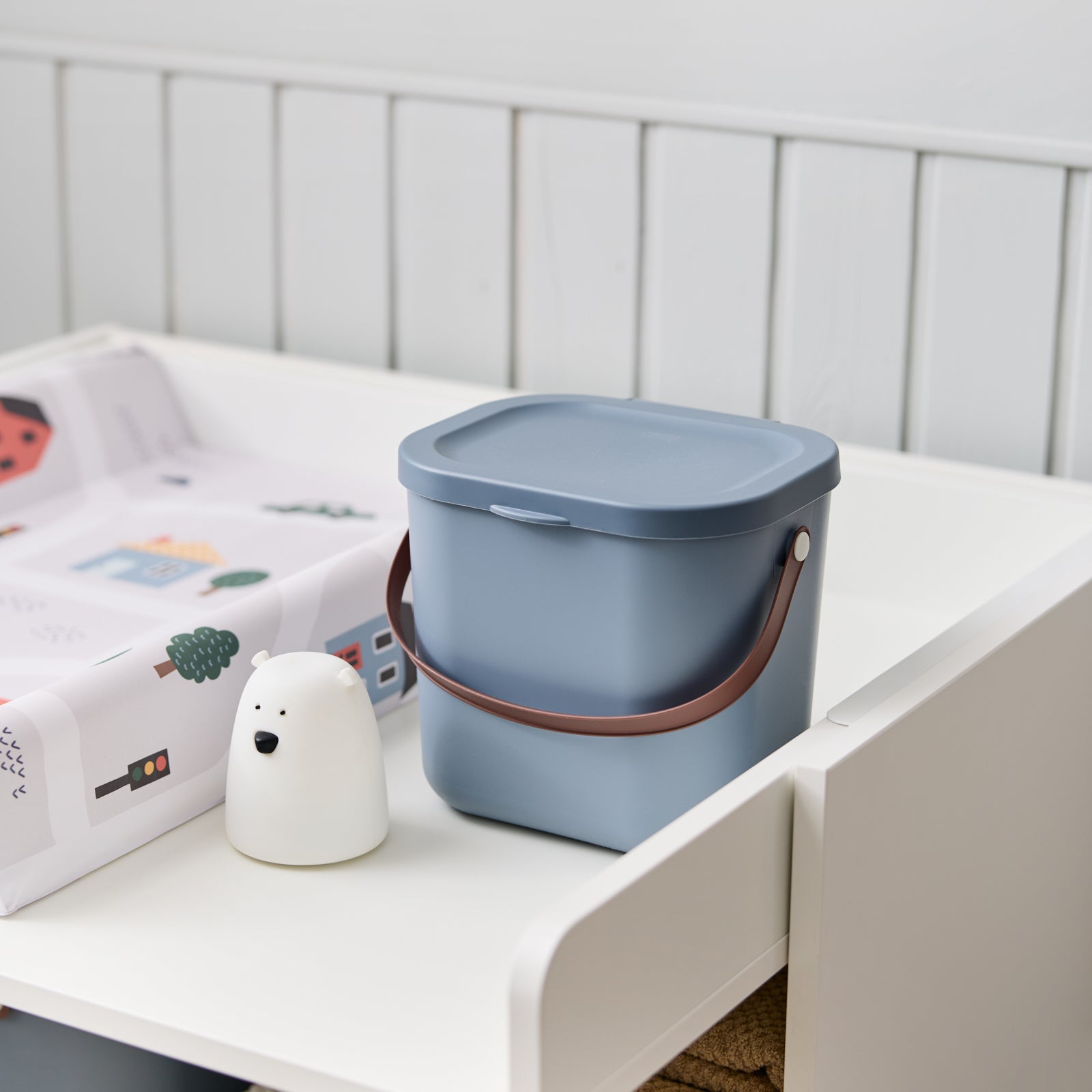 rotho-yuma-mini-windeleimer-misty-blau-mit-deckel-kippsicher image 2