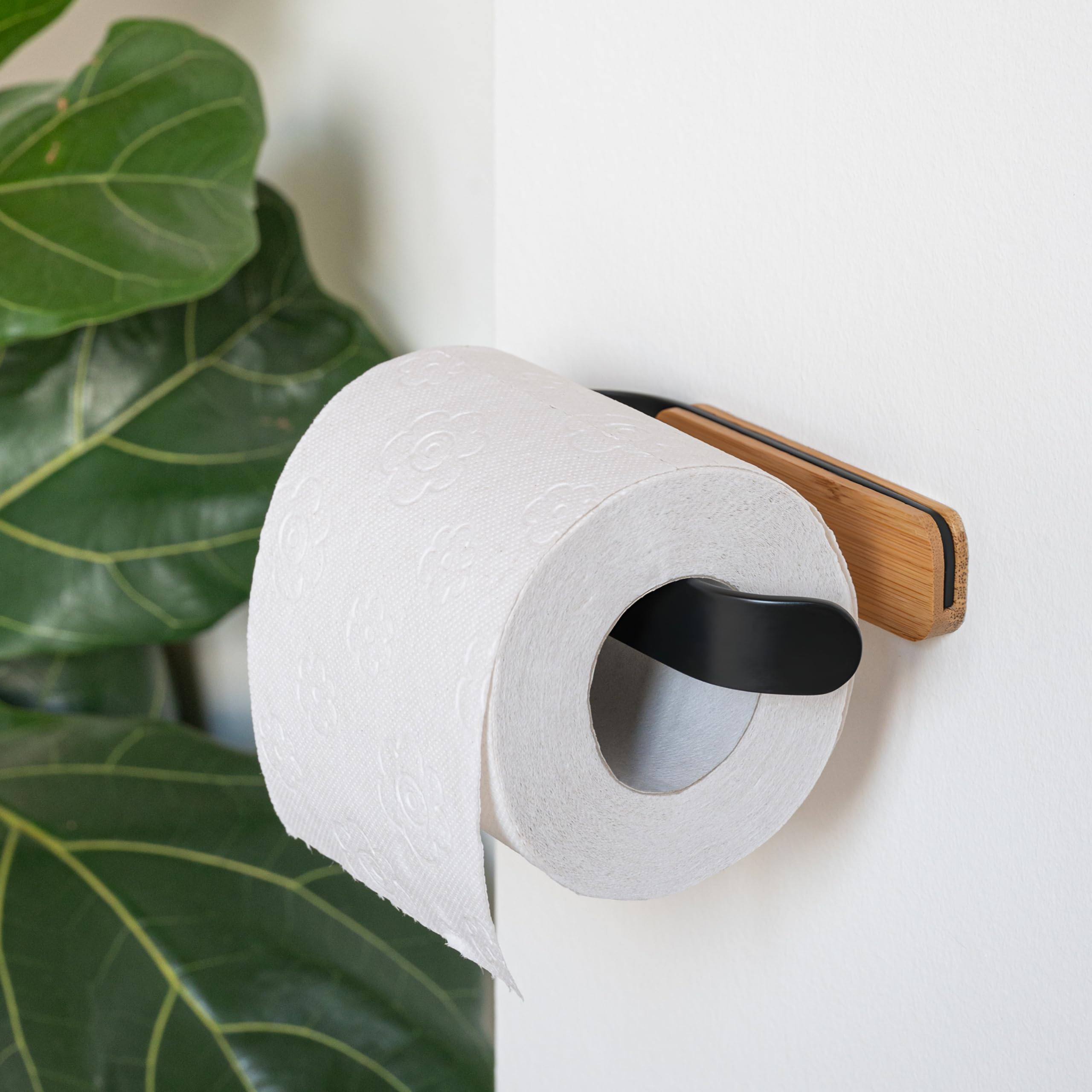 kazai-leif-toilettenpapierhalter-schwarz-matt-ohne-bohren-bambus image 4