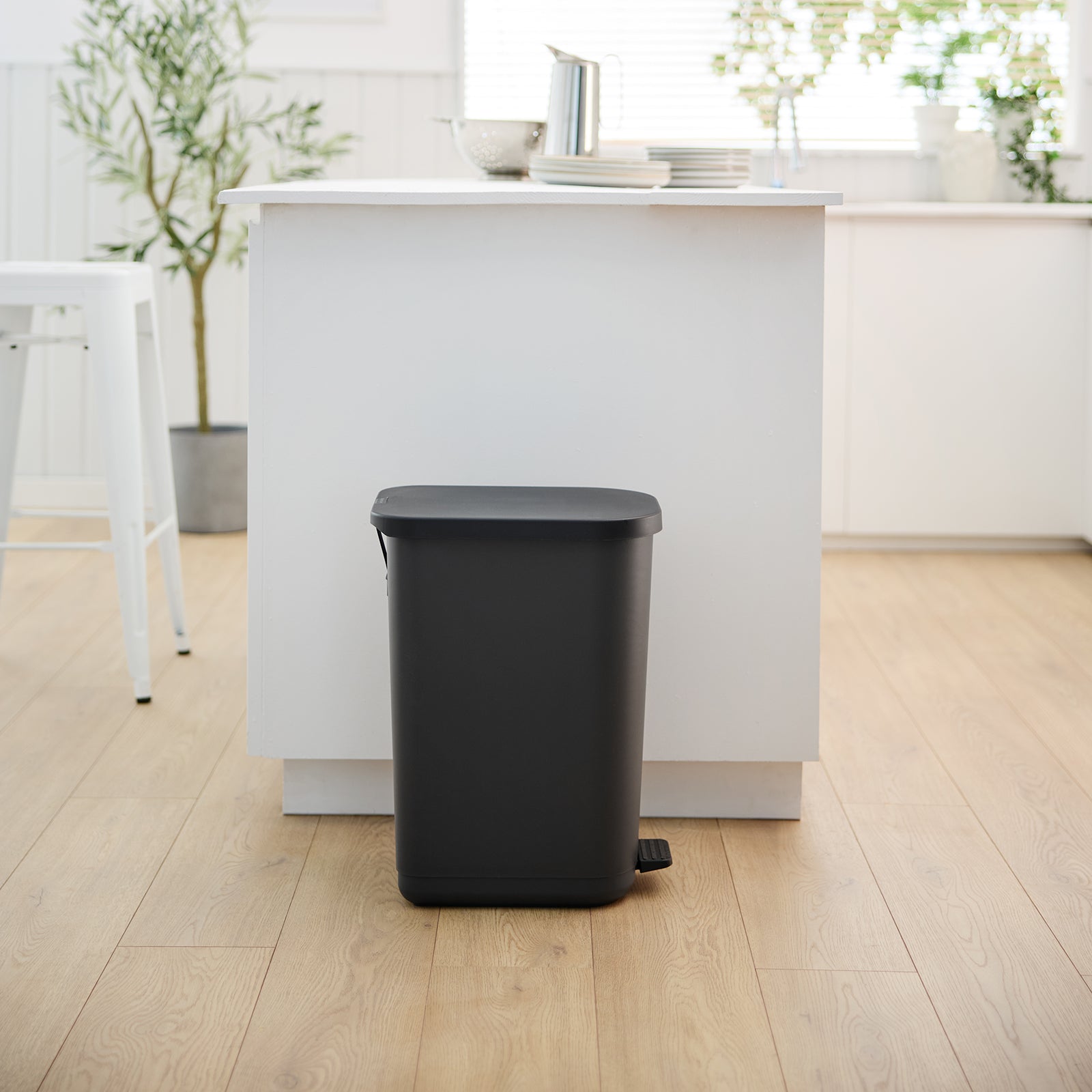 rotho-orbe-treteimer-35-l-holzkohle-schwarz-recycelt image 2
